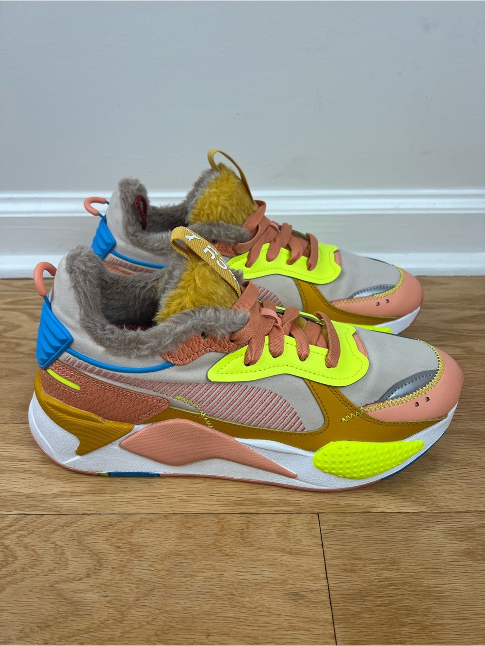 Puma Women’s RS-X Cuddle Pastel Faux Fur Chunky Sneakers Size 11
